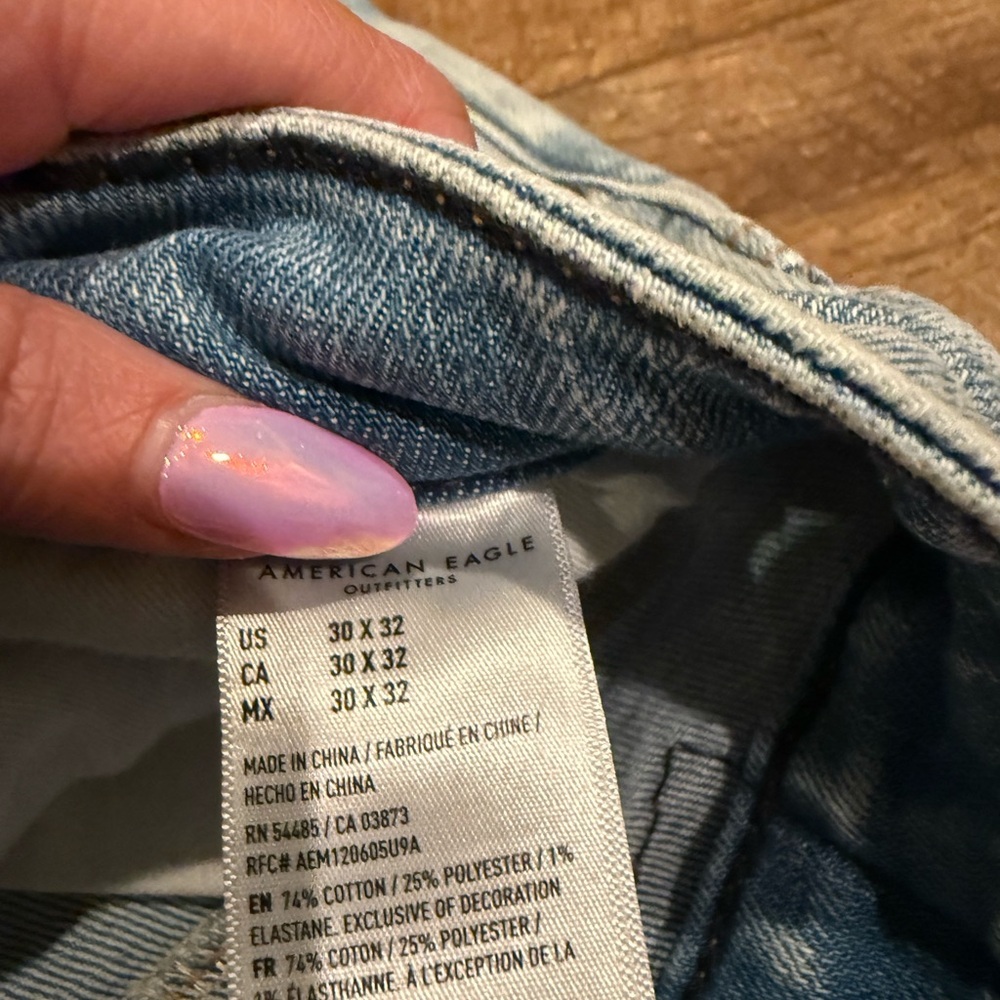 American Eagle Men’s Distressed Light Blue Jeans Airflex + Temp Tech 30x32 - Picture 5 of 6
